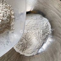 蘑菇培根披萨的做法图解2