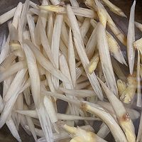 #金龙鱼橄榄油调和油520美食菜谱#酸辣藕尖的做法图解1