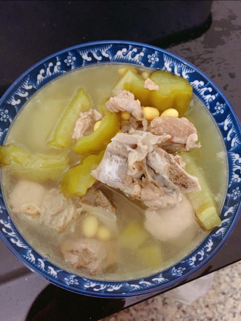 排骨苦瓜黄豆汤