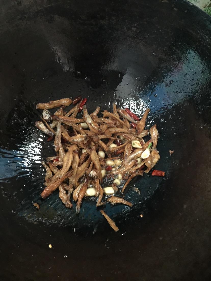 自制小零食～～麻辣小鱼儿的做法图解7