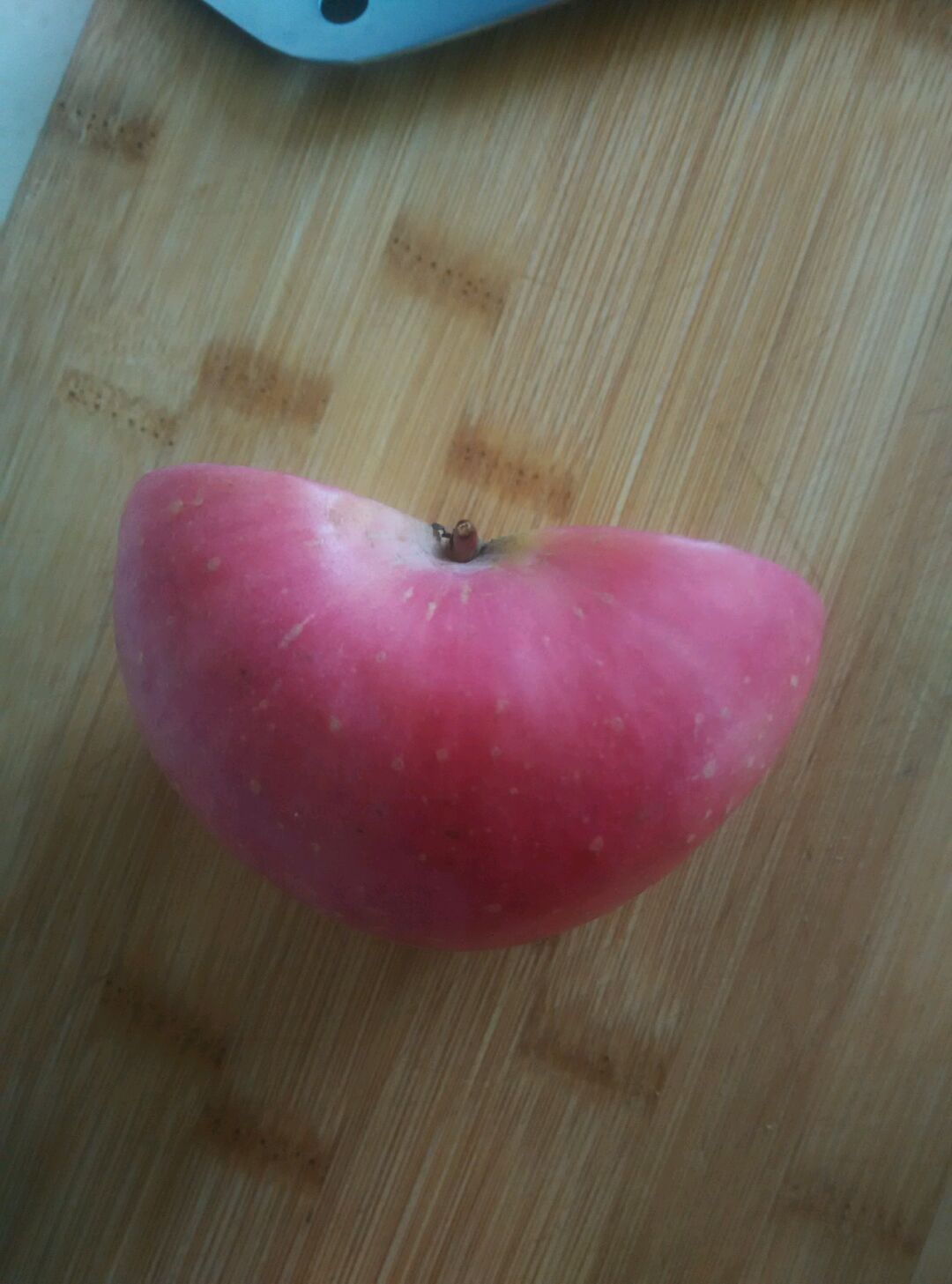 削好的苹果,削皮的苹果,切好的苹果_大山谷图库