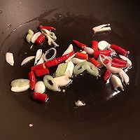 #换着花样吃早餐#麻辣鸡胗牛筋丸的做法图解5