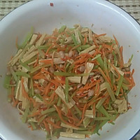 芹菜花生米拌腐竹的做法图解12