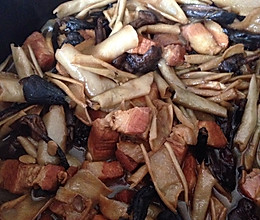 东北菜之砂锅五花肉炖豆角干的做法
