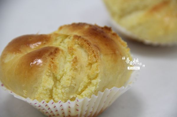 奶香椰蓉面包卷