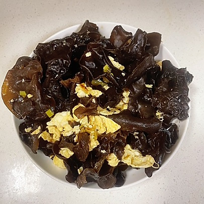 简单易做的鸡蛋木耳的做法