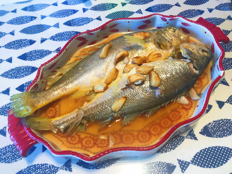 清淡版的蒜烧黄鱼的做法