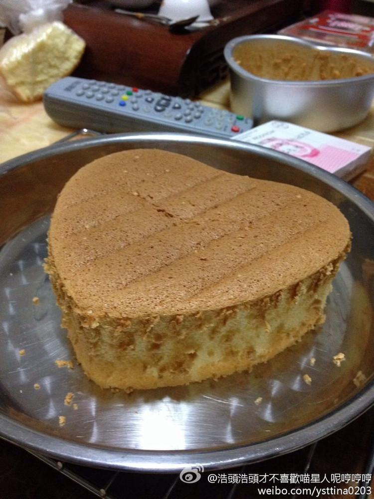 原味戚风蛋糕（18L烤箱，6寸心形or4个中号纸杯蛋糕）的做法
