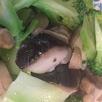炝香菇西兰花的做法图解5