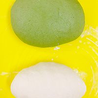 #带着美食出去浪#艾草花环馒头的做法图解12