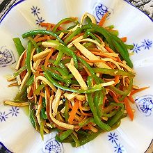 萝卜青椒炒香干