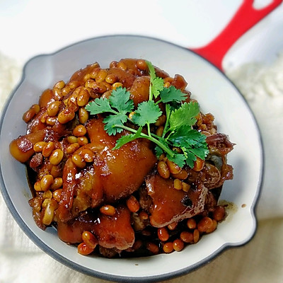 电饭煲黄豆炖猪蹄