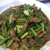 蒜苔炒肉的做法图解3
