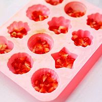 #精品菜谱挑战赛#少女风的草莓牛奶冻的做法图解10