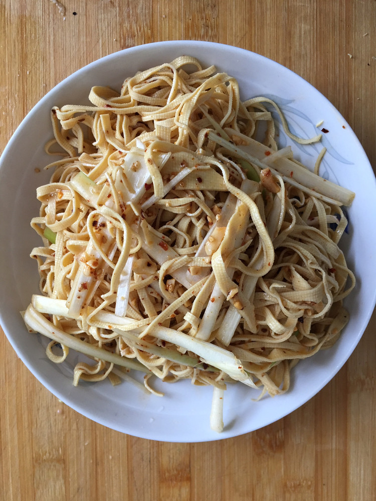 凉拌豆腐皮的做法
