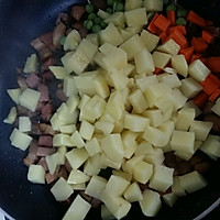 又伊鲜 | 腊肉土豆焖饭的做法图解8