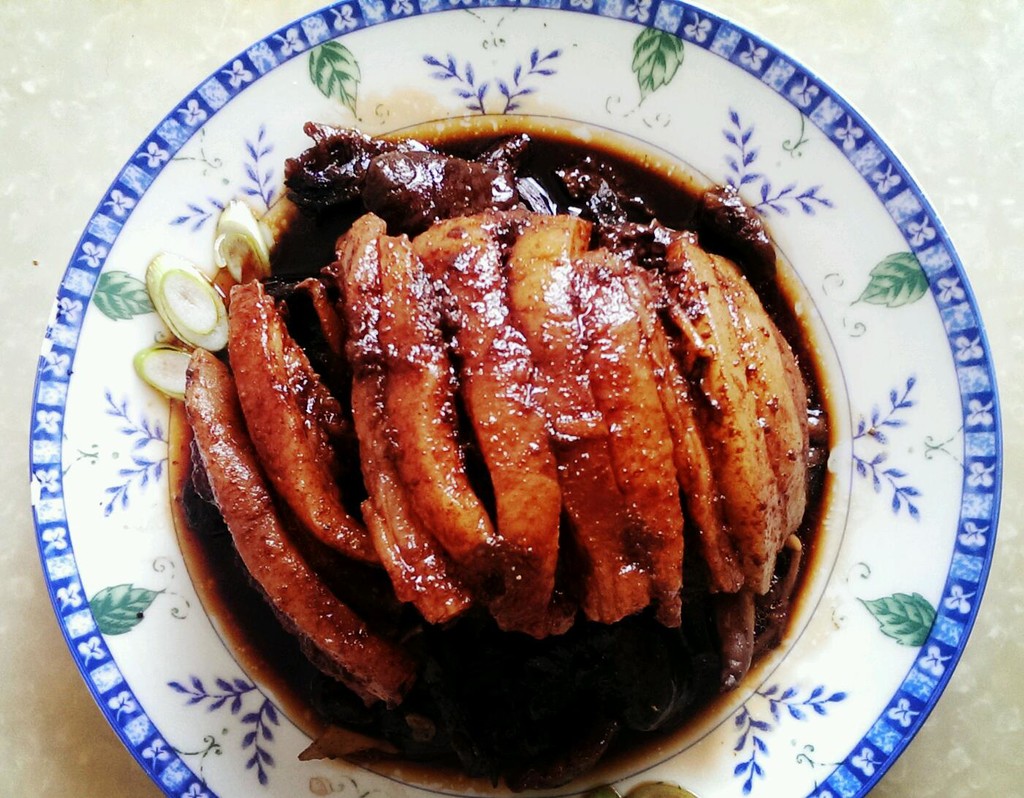 Braised pork with mushroom^_ ^Signs of Harbin home restaurant