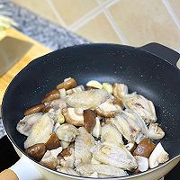 超级下饭香菇土豆炖鸡翅的做法图解4