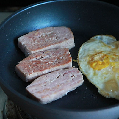 -自制午餐肉--早餐夹面包、馍必备。