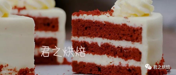 华丽变身的红丝绒蛋糕，浪漫与美味扑面而来。