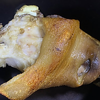 电饭煲炖肘子的做法图解4