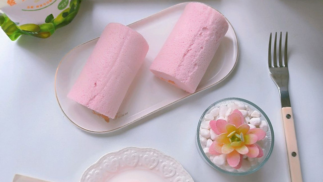 #太古烘焙糖 甜蜜轻生活#粉粉的天使蛋糕卷的做法