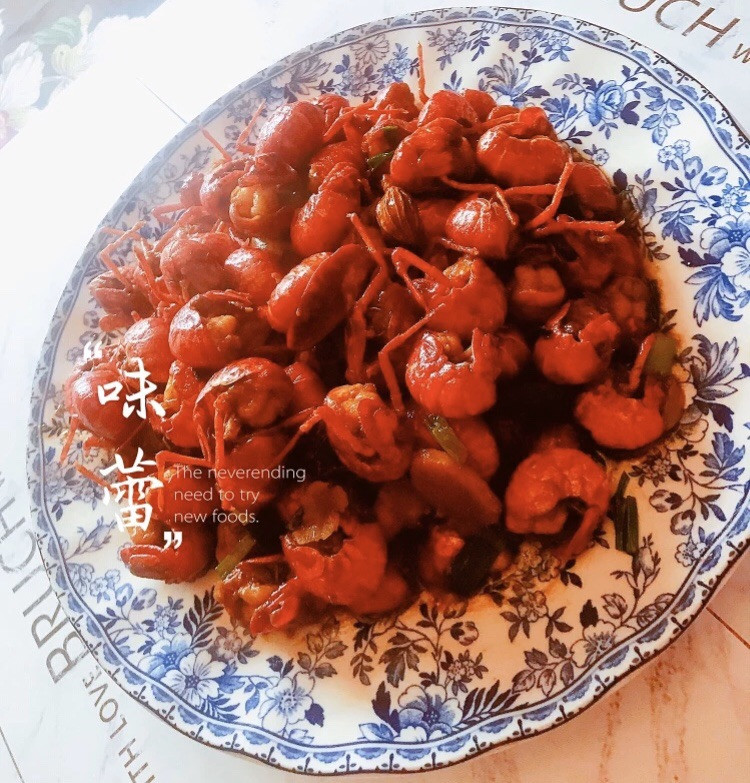 秘制麻辣全味虾球的做法