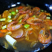 辣白菜海虾粉丝汤的做法图解7