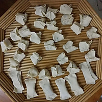 莲藕虾仁香菇芹菜馄饨的做法图解7