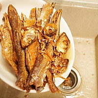 #向往的生活 就是外婆乡#姜丝豆豉烧熏鱼干的做法图解4