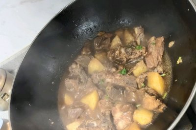 土豆炖排骨