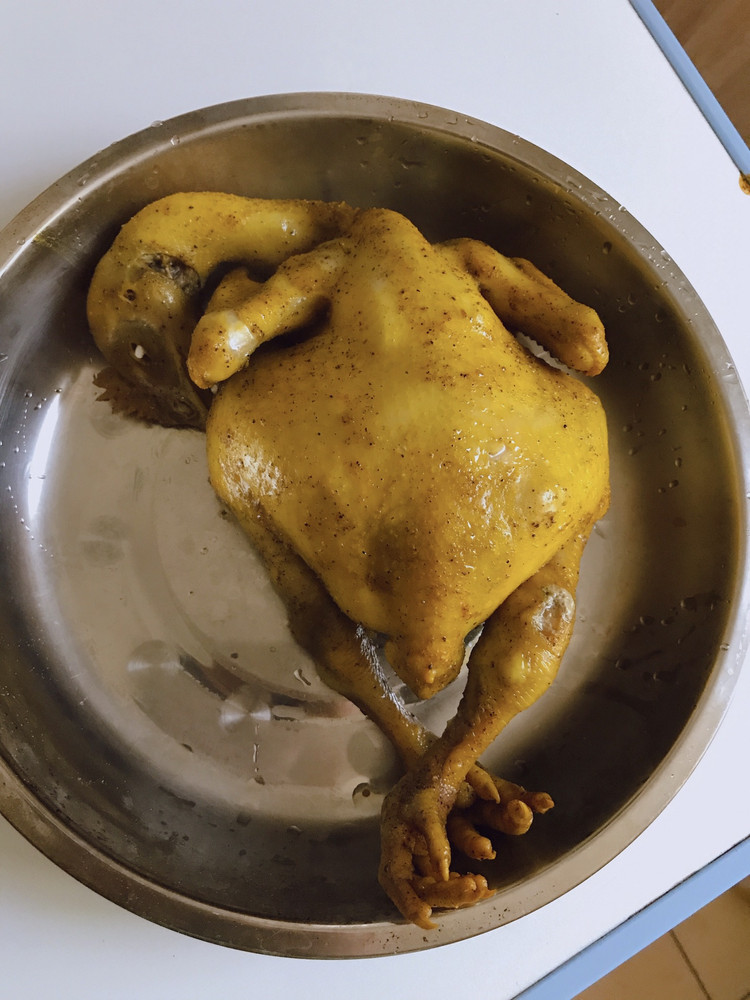 电饭煲盐焗鸡（无一滴水）的做法