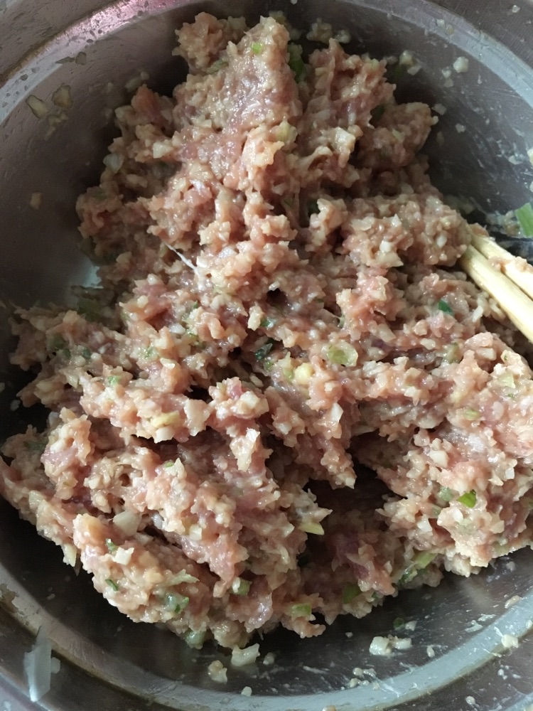 油面筋塞肉的做法图解1