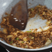 回锅红烧茄子，茄子再也不贪油的做法图解7