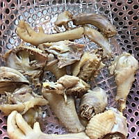 羊肚菌炖鸡的做法图解3