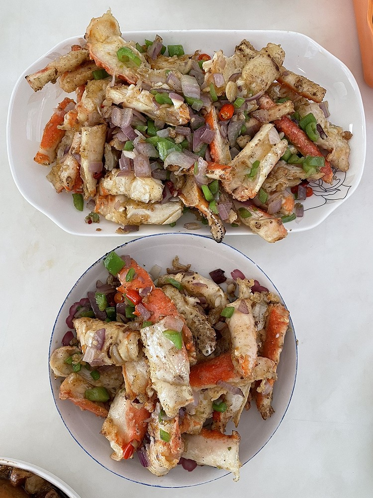 椒盐帝王蟹&蟹黄蒸蛋的做法