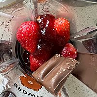 倒装奶昔（草莓巧克力）的做法图解2
