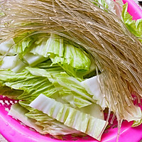 砂锅猪肉白菜炖粉条的做法图解1