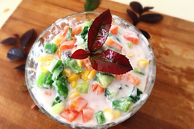 蔬果酸奶沙拉