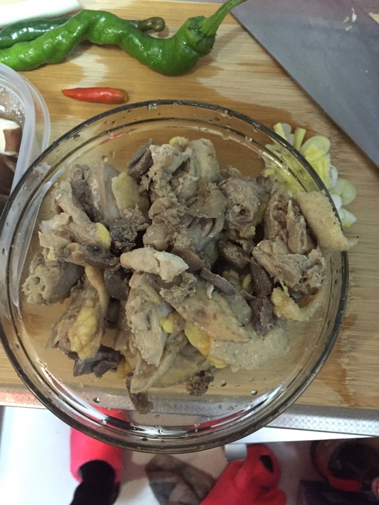 常德炖鸡的做法图解1