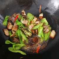 青椒炒腊肉的做法图解8
