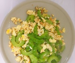 苦瓜炒鸡蛋的做法