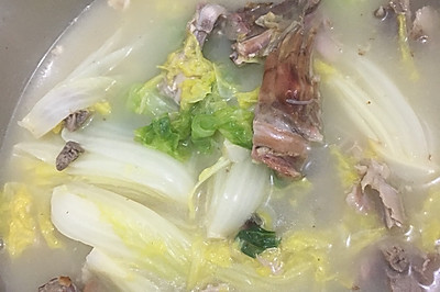 鸭骨蔬菜汤