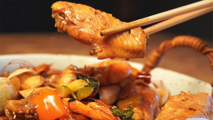 鲜香下饭鸡翅海鲜煲