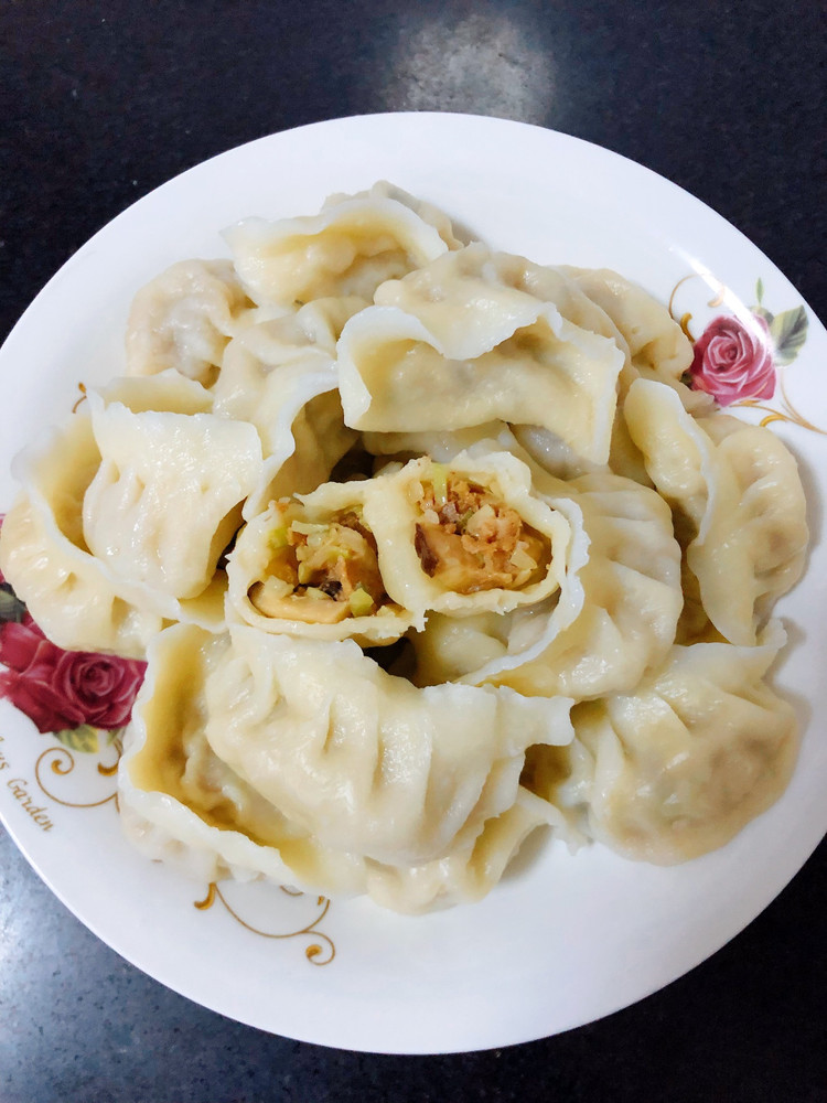 甘蓝香菇馅饺子的做法