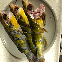 蒜蓉豆鼓蒸黄骨鱼的做法图解1