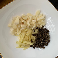 鲜锅兔，美味的自贡名菜——兔肉的做法图解4