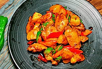 超好吃巨下饭鸡翅炖土豆！轻轻一抿软糯入口～鸡翅一吃满嘴留香～的做法