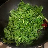 #中秋宴，名厨味#黄豆酱炒茼蒿的做法图解5
