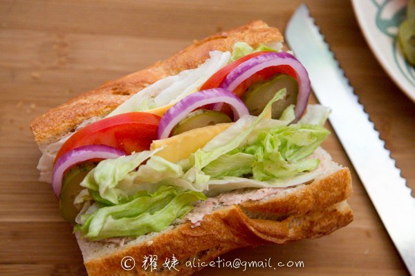 超好吃超简单的营养早餐----快艇金枪鱼三明治